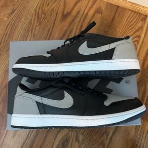 Jordan 1 Low Retro Low-Top Sneakers